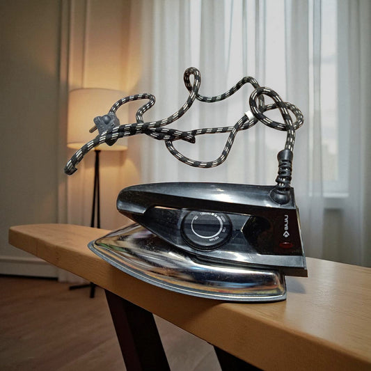 Bajaj Dry Iron 600W – Non-Stick Soleplate, Cool Touch Handle & 360° Swivel Cord